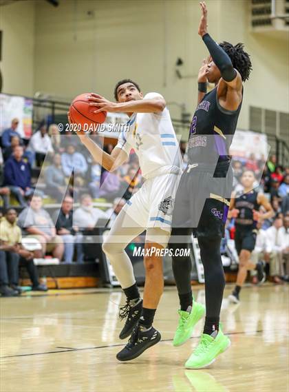 Thumbnail 3 in Christian Brothers vs Grandview (810 Varsity Showcase) photogallery.