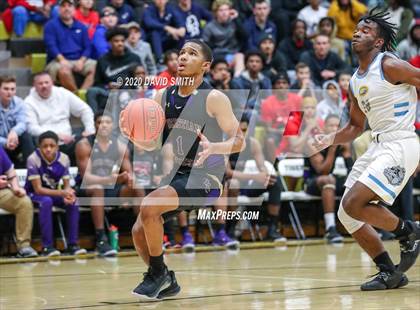Thumbnail 2 in Christian Brothers vs Grandview (810 Varsity Showcase) photogallery.