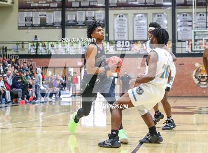 Thumbnail 1 in Christian Brothers vs Grandview (810 Varsity Showcase) photogallery.