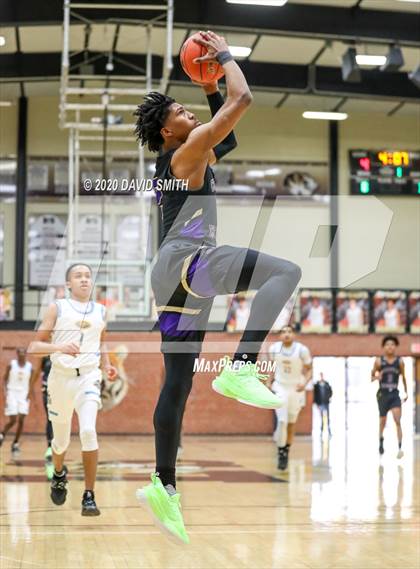 Thumbnail 2 in Christian Brothers vs Grandview (810 Varsity Showcase) photogallery.