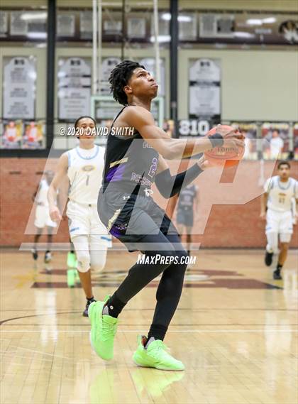 Thumbnail 3 in Christian Brothers vs Grandview (810 Varsity Showcase) photogallery.