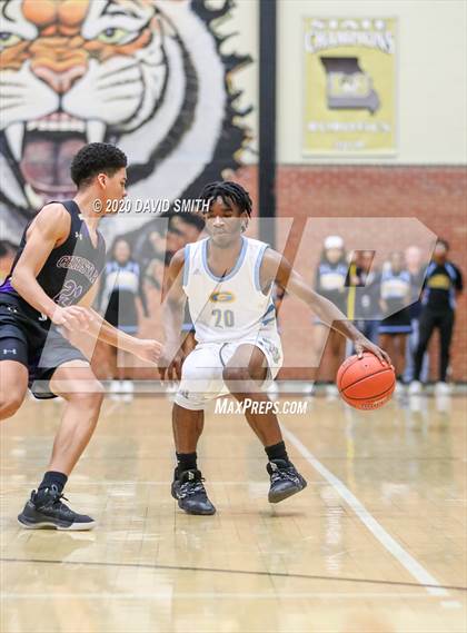 Thumbnail 2 in Christian Brothers vs Grandview (810 Varsity Showcase) photogallery.