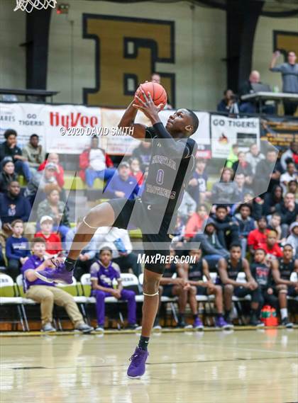 Thumbnail 3 in Christian Brothers vs Grandview (810 Varsity Showcase) photogallery.