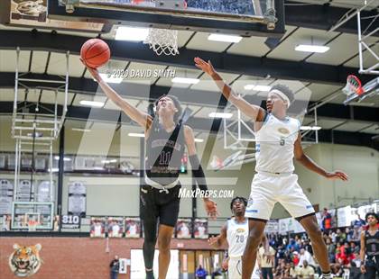 Thumbnail 1 in Christian Brothers vs Grandview (810 Varsity Showcase) photogallery.