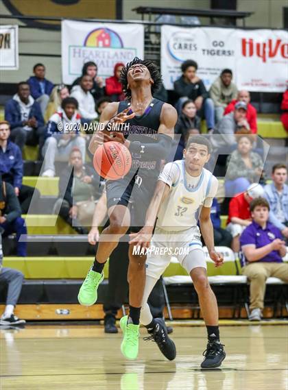 Thumbnail 1 in Christian Brothers vs Grandview (810 Varsity Showcase) photogallery.