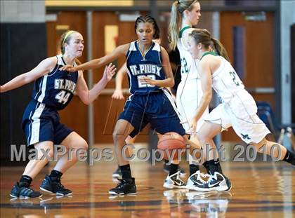 Thumbnail 1 in McIntosh vs St. Piux X (Longhorn Shootout) photogallery.