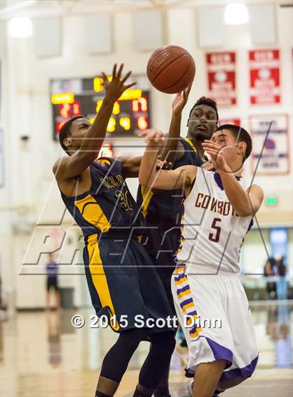 Thumbnail 3 in Milpitas vs. Salinas (CIF CCS D1 Semifinal) photogallery.