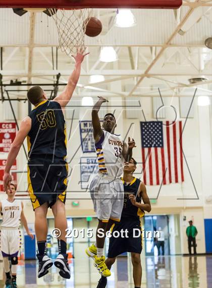 Thumbnail 2 in Milpitas vs. Salinas (CIF CCS D1 Semifinal) photogallery.
