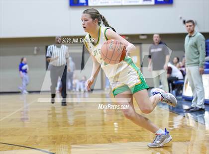 Thumbnail 2 in Martins Mill vs Idalou (Lipan HD Howard Classic) photogallery.