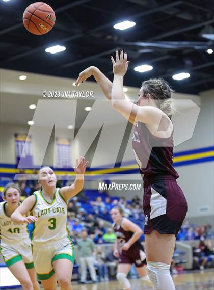 Thumbnail 2 in Martins Mill vs Idalou (Lipan HD Howard Classic) photogallery.