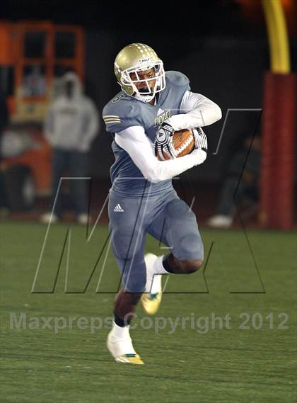 Thumbnail 2 in Clovis North @ Long Beach Poly (CIF SoCal Regional D1 Final) photogallery.