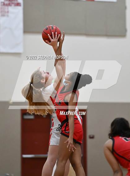 Thumbnail 1 in Lodi vs. Lincoln photogallery.