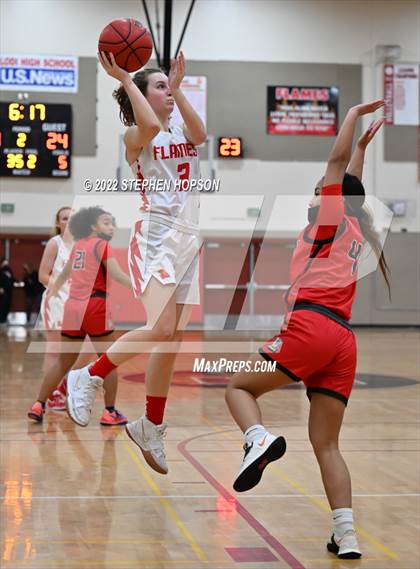 Thumbnail 1 in Lodi vs. Lincoln photogallery.