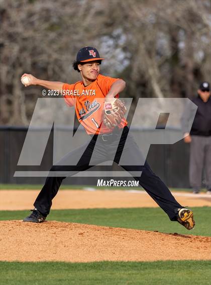 Thumbnail 2 in Terry Sanford @ South View photogallery.
