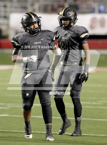 Thumbnail 3 in Prescott vs. Charleston (AAA 3A Final) photogallery.