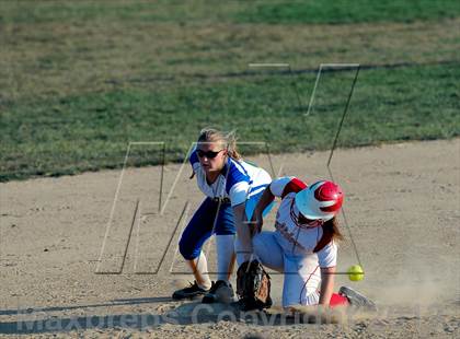 Thumbnail 3 in St. Clair vs. St. Francis Borgia photogallery.