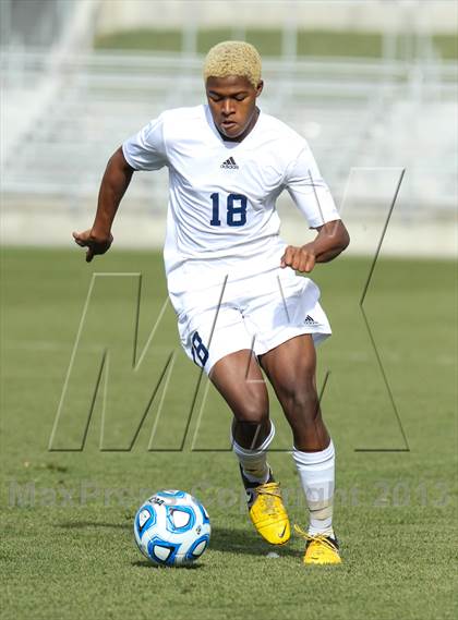 Thumbnail 2 in Air Academy vs. Cheyenne Mountain (CHSAA 4A Final) photogallery.