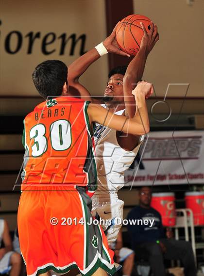 Thumbnail 3 in Poly @ Foothill (MaxPreps Holiday Classic) photogallery.