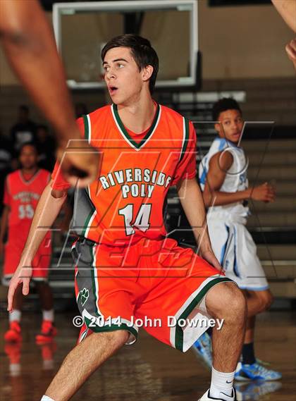 Thumbnail 3 in Poly @ Foothill (MaxPreps Holiday Classic) photogallery.