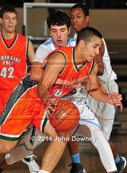 Thumbnail 2 in Poly @ Foothill (MaxPreps Holiday Classic) photogallery.