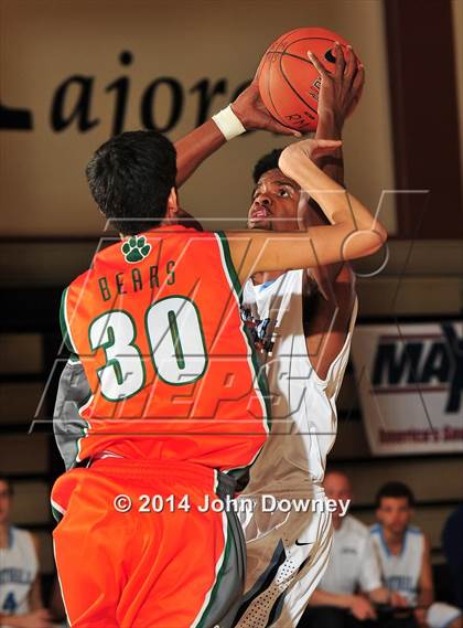 Thumbnail 1 in Poly @ Foothill (MaxPreps Holiday Classic) photogallery.