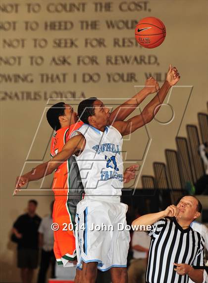 Thumbnail 3 in Poly @ Foothill (MaxPreps Holiday Classic) photogallery.