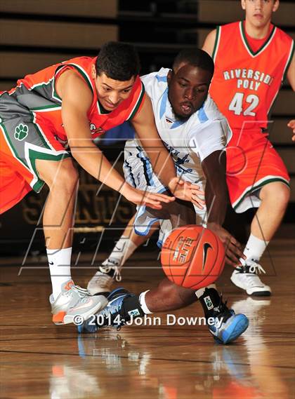 Thumbnail 2 in Poly @ Foothill (MaxPreps Holiday Classic) photogallery.