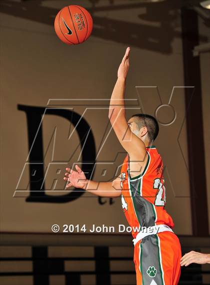Thumbnail 1 in Poly @ Foothill (MaxPreps Holiday Classic) photogallery.