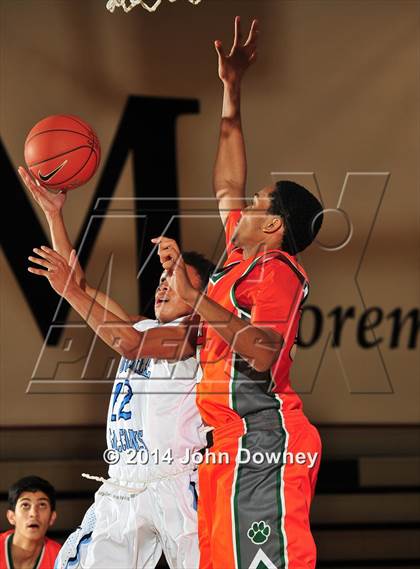 Thumbnail 2 in Poly @ Foothill (MaxPreps Holiday Classic) photogallery.