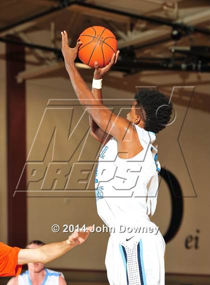 Thumbnail 2 in Poly @ Foothill (MaxPreps Holiday Classic) photogallery.