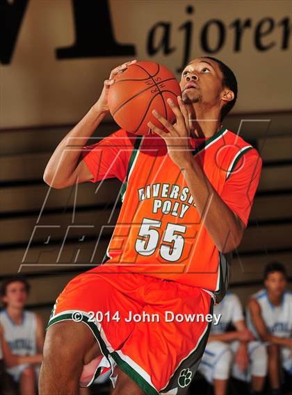 Thumbnail 1 in Poly @ Foothill (MaxPreps Holiday Classic) photogallery.