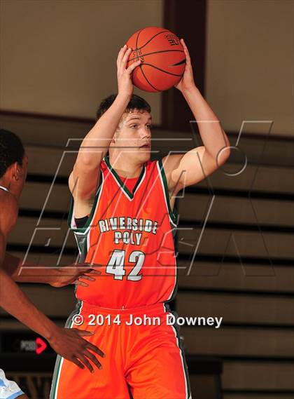 Thumbnail 1 in Poly @ Foothill (MaxPreps Holiday Classic) photogallery.