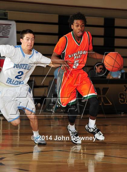 Thumbnail 3 in Poly @ Foothill (MaxPreps Holiday Classic) photogallery.
