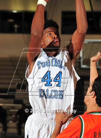 Thumbnail 3 in Poly @ Foothill (MaxPreps Holiday Classic) photogallery.