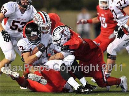 Thumbnail 3 in Tesoro vs. San Clemente (CIF SS Playoffs) photogallery.