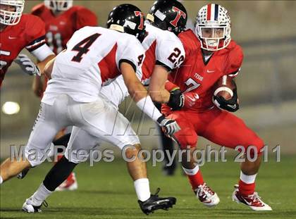 Thumbnail 2 in Tesoro vs. San Clemente (CIF SS Playoffs) photogallery.