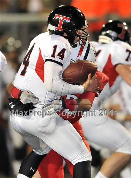 Thumbnail 1 in Tesoro vs. San Clemente (CIF SS Playoffs) photogallery.