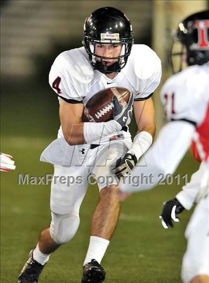 Thumbnail 1 in Tesoro vs. San Clemente (CIF SS Playoffs) photogallery.