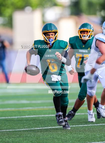 Thumbnail 2 in JV: Saugus @ Canyon photogallery.