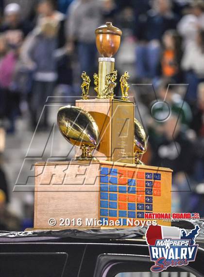 Thumbnail 2 in Evansville Mater Dei @ Evansville Reitz (2015 MaxPreps Rivalry Series) photogallery.