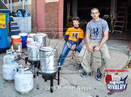 Thumbnail 2 in Evansville Mater Dei @ Evansville Reitz (2015 MaxPreps Rivalry Series) photogallery.