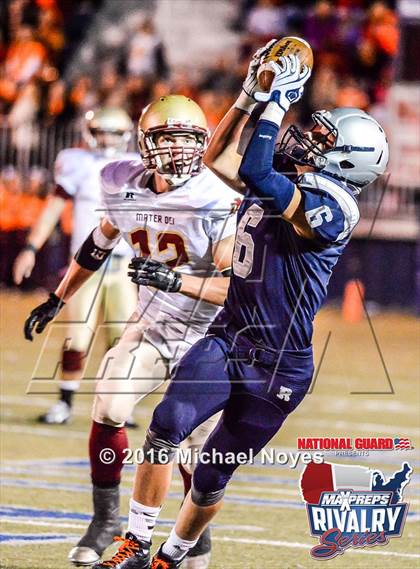 Thumbnail 2 in Evansville Mater Dei @ Evansville Reitz (2015 MaxPreps Rivalry Series) photogallery.