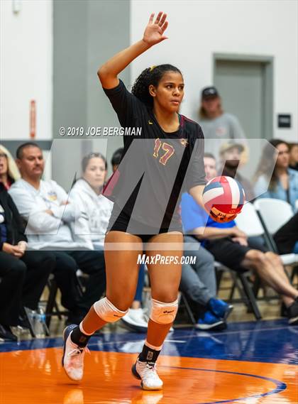 Thumbnail 3 in Liberty vs. Clovis West (CIF-CS D1 Final) photogallery.