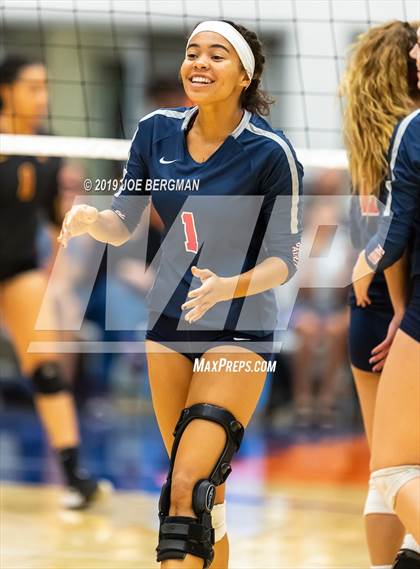 Thumbnail 1 in Liberty vs. Clovis West (CIF-CS D1 Final) photogallery.