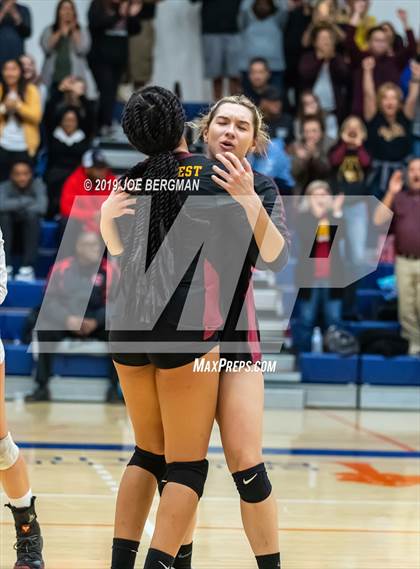 Thumbnail 3 in Liberty vs. Clovis West (CIF-CS D1 Final) photogallery.