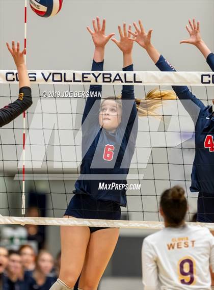Thumbnail 2 in Liberty vs. Clovis West (CIF-CS D1 Final) photogallery.