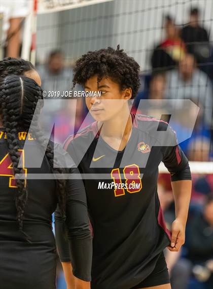Thumbnail 1 in Liberty vs. Clovis West (CIF-CS D1 Final) photogallery.