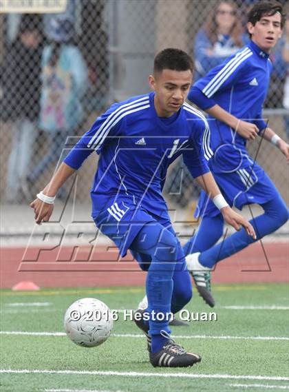 Thumbnail 2 in Saddleback Valley Christian vs. Fillmore (CIF-SS D7 Final) photogallery.