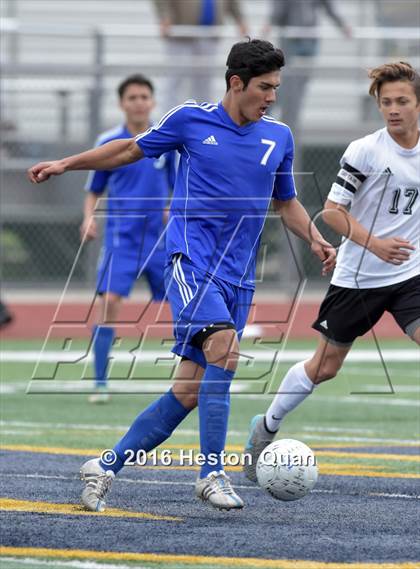 Thumbnail 1 in Saddleback Valley Christian vs. Fillmore (CIF-SS D7 Final) photogallery.