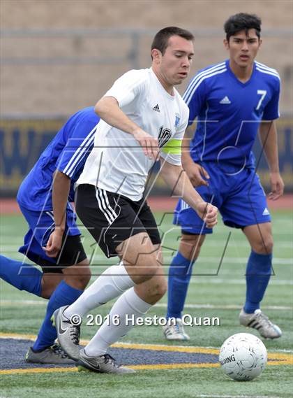 Thumbnail 2 in Saddleback Valley Christian vs. Fillmore (CIF-SS D7 Final) photogallery.